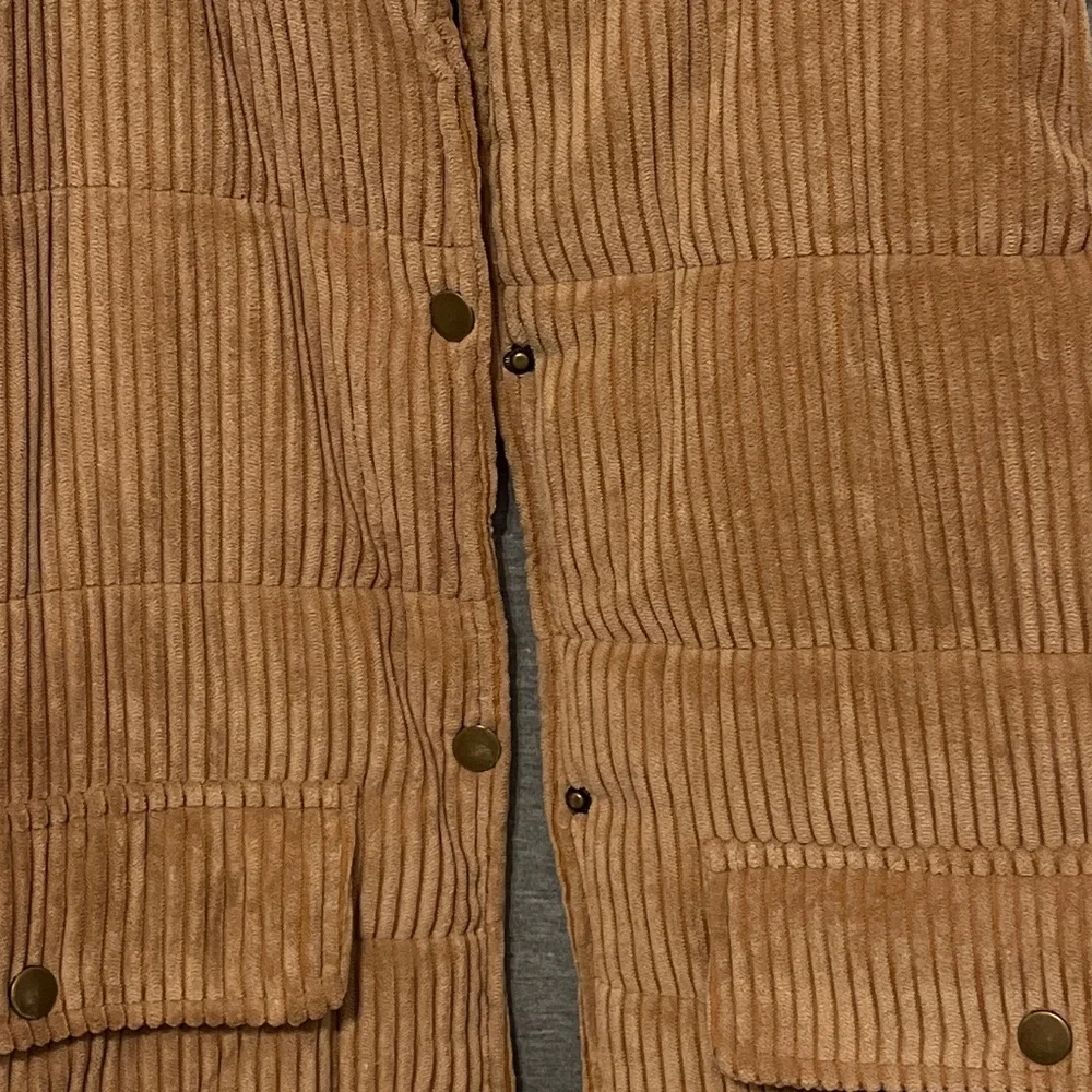 Vest - Picture 1 of 5